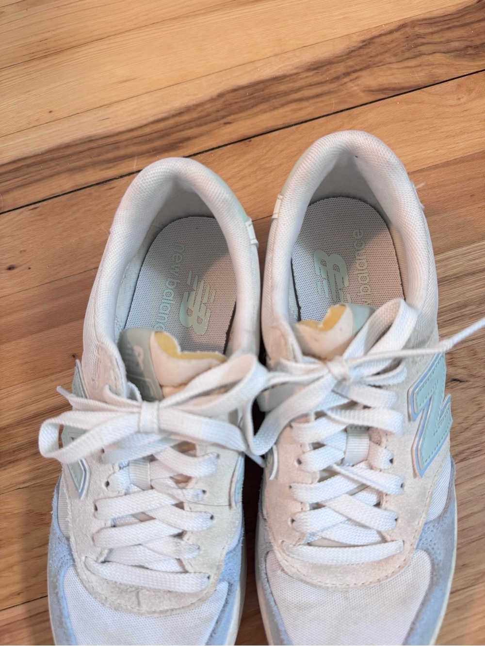 NEW BALANCE WOMEN'S 300 COURT SNEAKERS - Picture 4 of 7